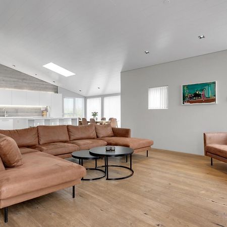 Luxury Villa With River View Laugaras ภายนอก รูปภาพ
